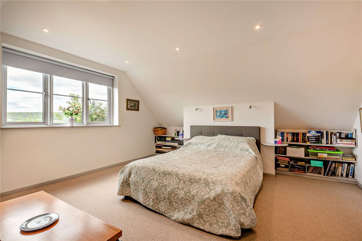 3 bedroom House, Fox's Lane, Kingsclere, RG20 - Available, Image 10