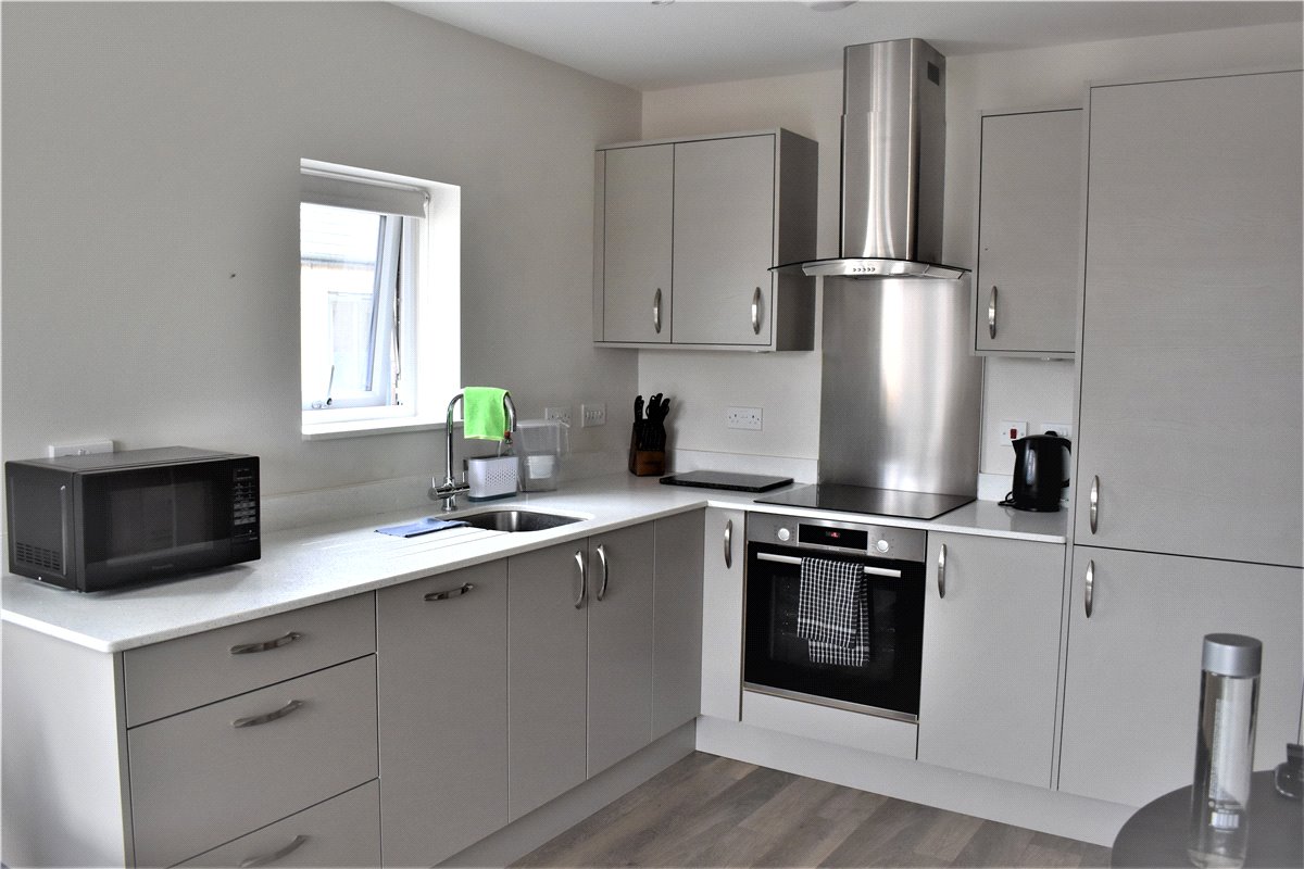 1 bedroom Flat, Steel Close, Newtown Road, RG14 - , Image 3