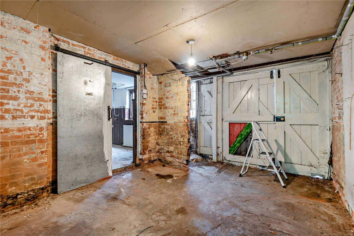 6 bedroom House, Burys Bank Road, Greenham, RG19 - Sold STC, Image 10