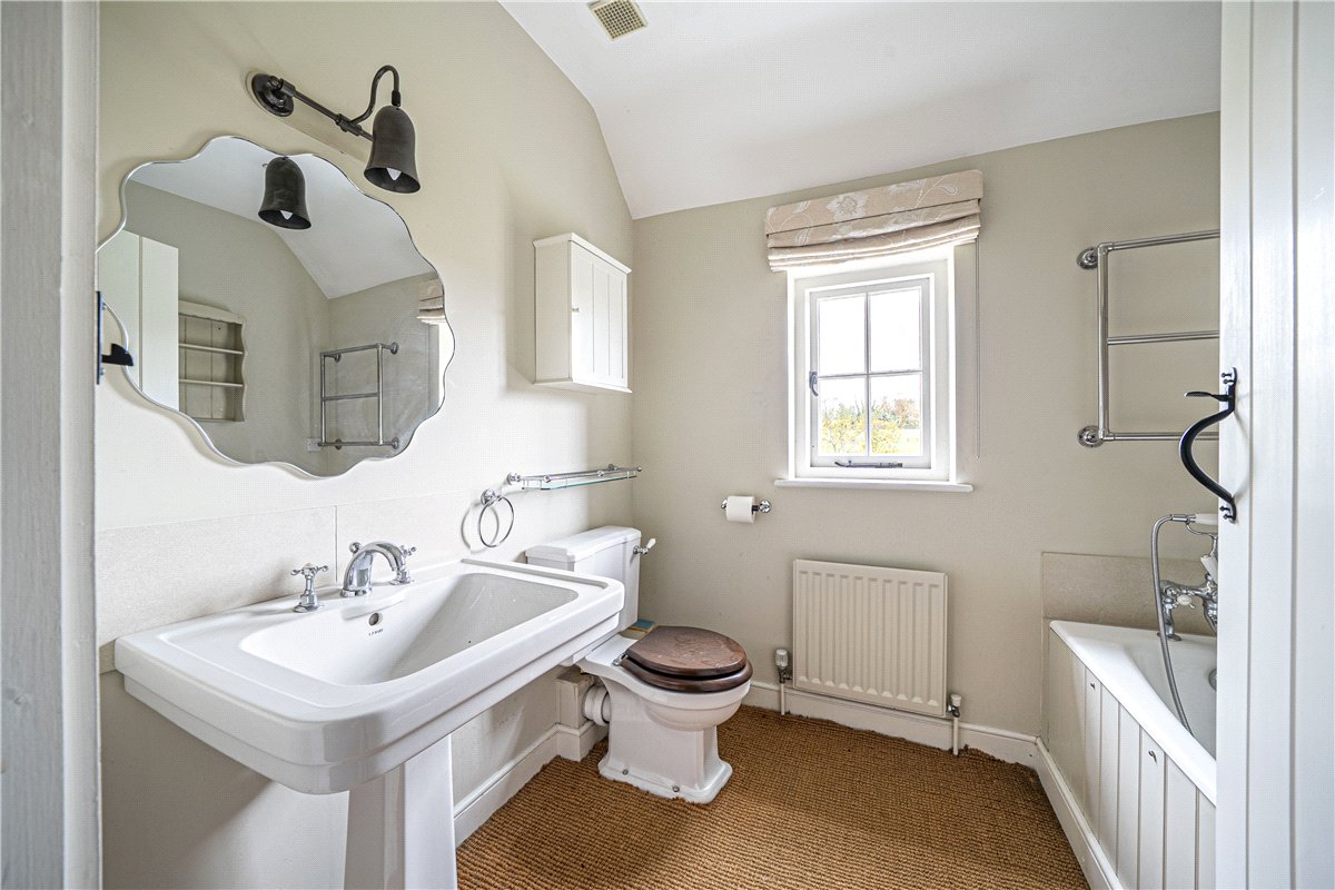 4 bedroom House, North Park Farm, Little Somborne, SO20 - Available, Image 16