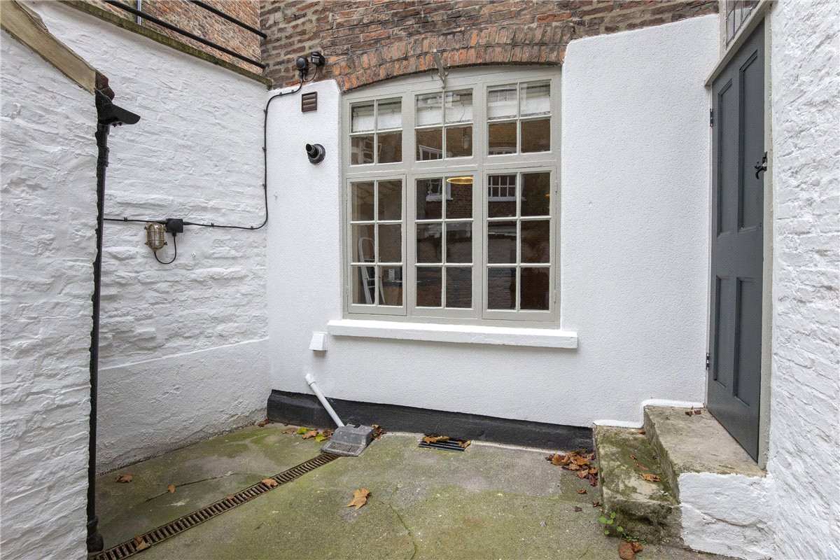 4 bedroom House, Precentors Court, York, YO1 - Available, Image 12