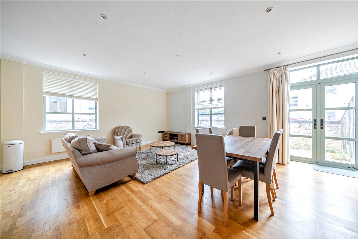 2 bedroom Flat, River Place, Bath, BA2 - , Image 2
