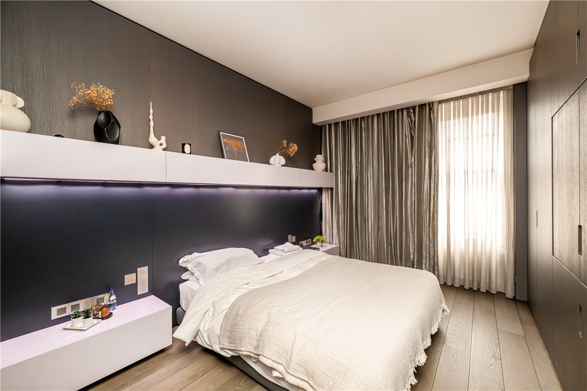 4 bedroom Flat, North Row, Mayfair, W1K - Available, Image 23