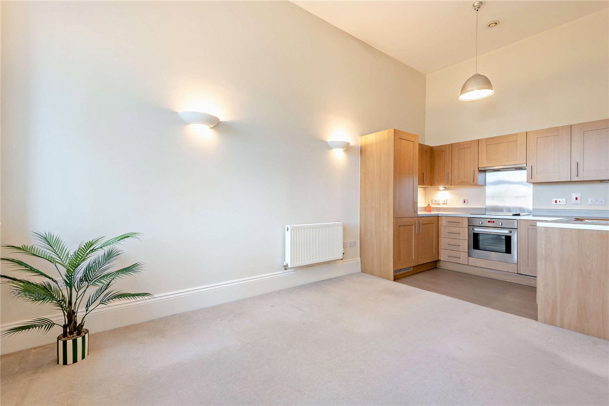 1 bedroom Flat, Ireland Drive, Newbury, RG14 - Available, Image 6