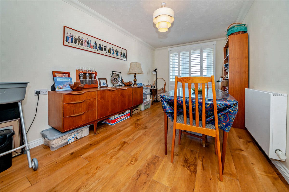 2 bedroom Flat, West Street, Newbury, RG14 - Available, Image 6