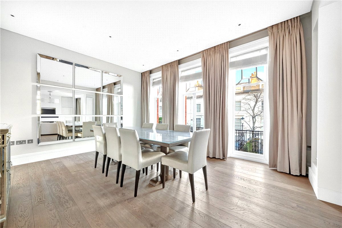 4 bedroom Flat, Wynnstay Gardens, Kensington, W8 - Available, Image 1