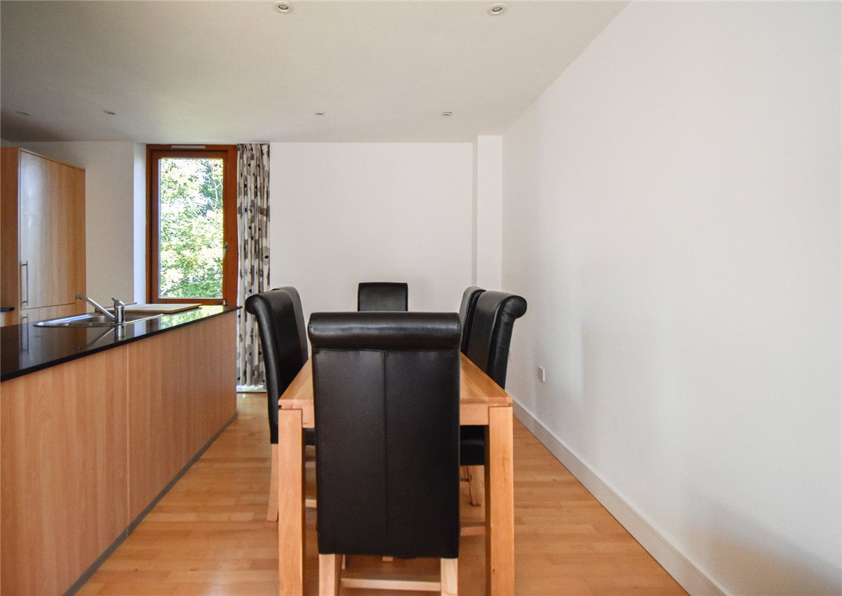 2 bedroom Flat, Meadowcroft, Cambridge, CB4 - Let Agreed, Image 9