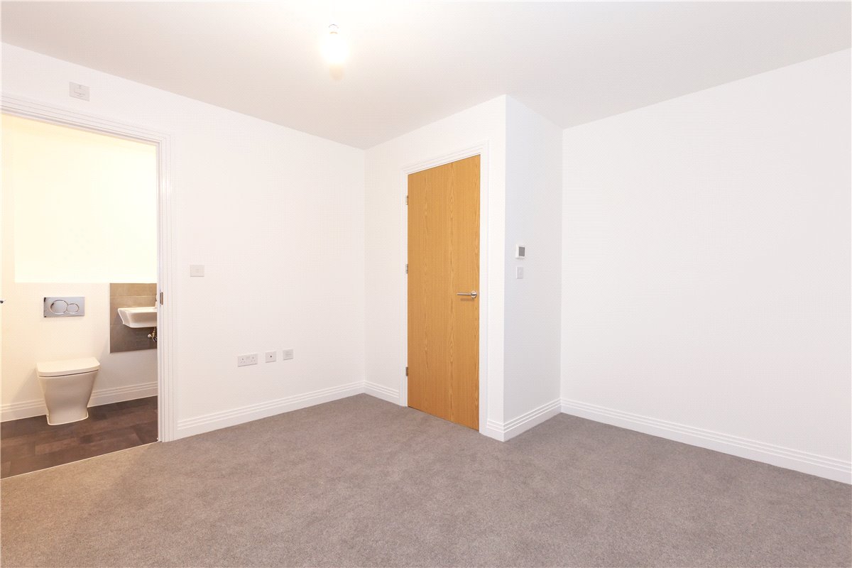 3 bedroom House, Athens Avenue, Aylesbury, HP21 - Let Agreed, Image 4