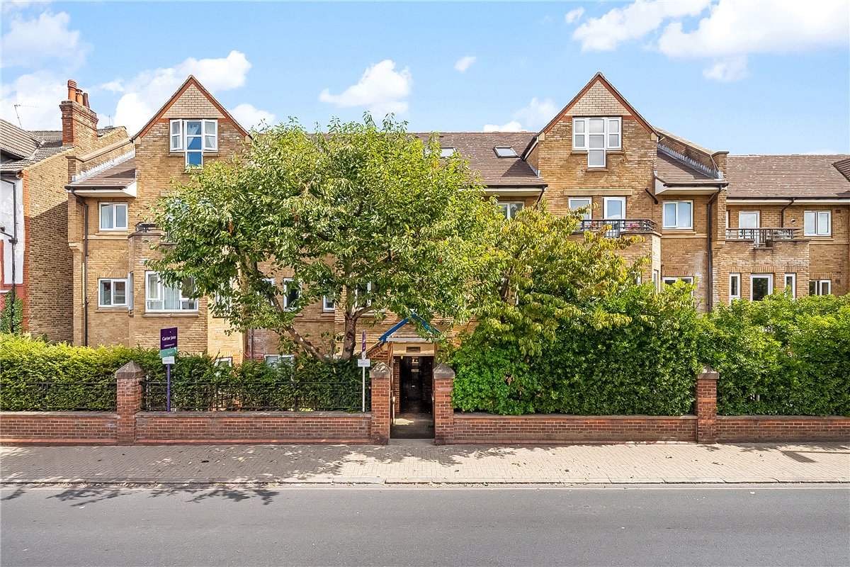 2 bedroom Flat, St. James's Drive, London, SW12 - Available, Image 2