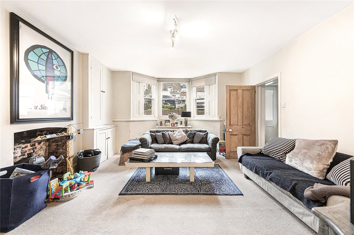 2 bedroom Flat, Friars Stile Road, Richmond, TW10 - Let Agreed