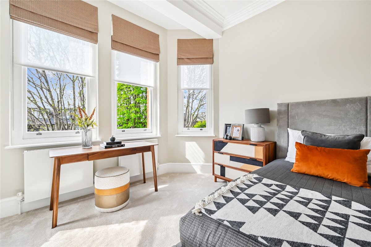 4 bedroom Flat, Gloucester Road, South Kensington, SW7 - Available, Image 3