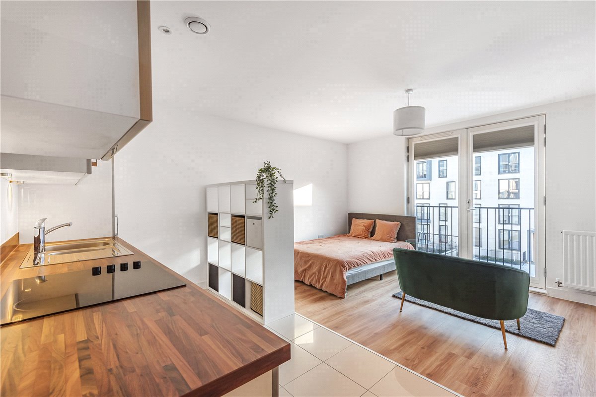 1 bedroom Flat, Longmead Terrace, Bath, BA2 - Let Agreed, Image 1
