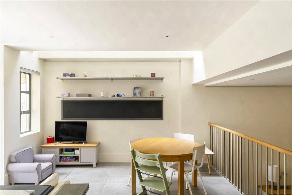 5 bedroom House, Wiseton Road, London, SW17 - Available, Image 2