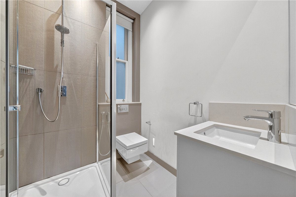 4 bedroom Flat, Wynnstay Gardens, Kensington, W8 - Available, Image 5