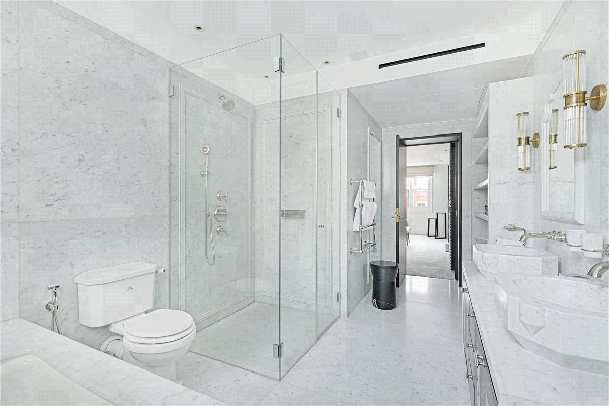 3 bedroom Flat, Pont Street, Knightsbridge, SW1X - Available, Image 23