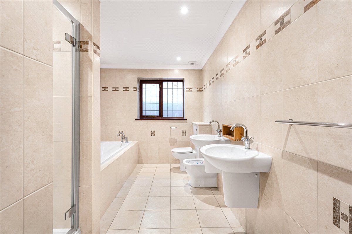 4 bedroom Residential, Nash Lee Lane, Wendover, HP22 - Available, Image 10