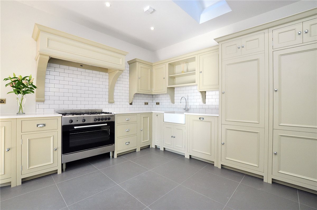   Development Land, Kew Green, Richmond, TW9 - Let Agreed