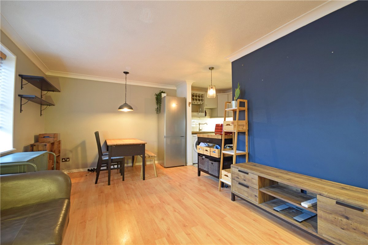 1 bedroom Flat, Prince Henry Court, Victoria Road, CB4 - , Image 2
