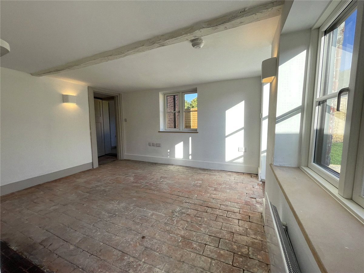 3 bedroom Cottage, Enborne Street, Enborne, RG14 - Available, Image 15