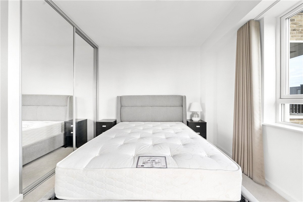 3 bedroom Flat, Heartwell Avenue, London, E16 - Available, Image 5