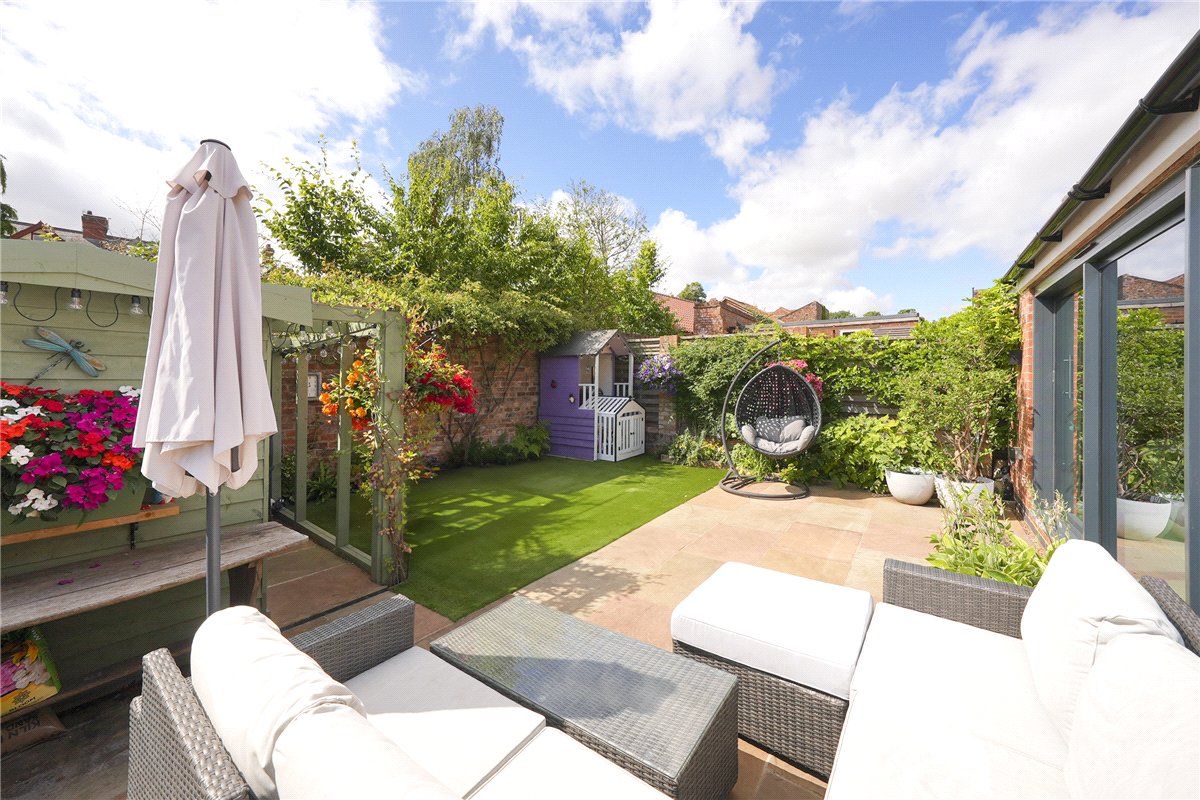 4 bedroom House, Moorgarth Avenue, York, YO24 - Available, Image 2