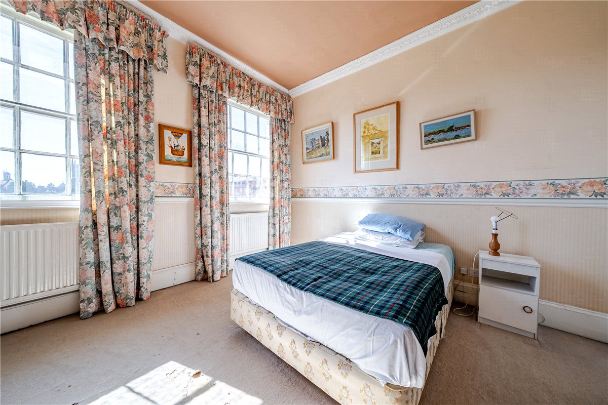 2 bedroom House, The Green, Marlborough, SN8 - Sold, Image 12
