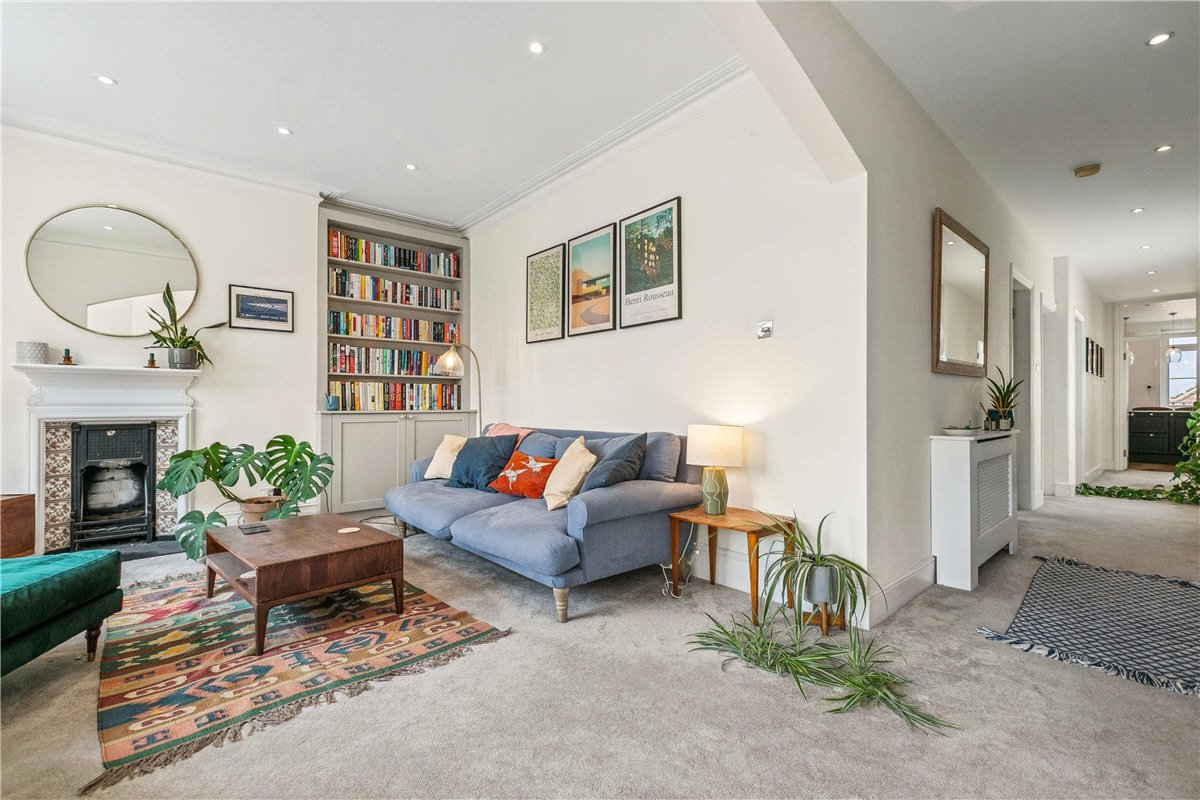 2 bedroom Flat, Bishops Mansions, Stevenage Road, SW6 - Available