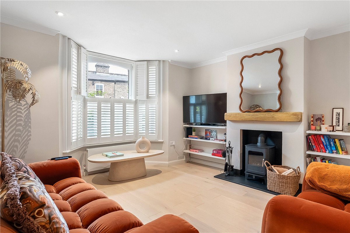 2 bedroom House, Nottingham Road, London, SW17 - Available, Image 2