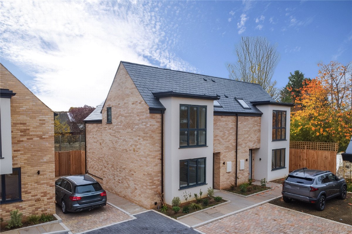 3 bedroom House, Station Road, Foxton, CB22 - Available