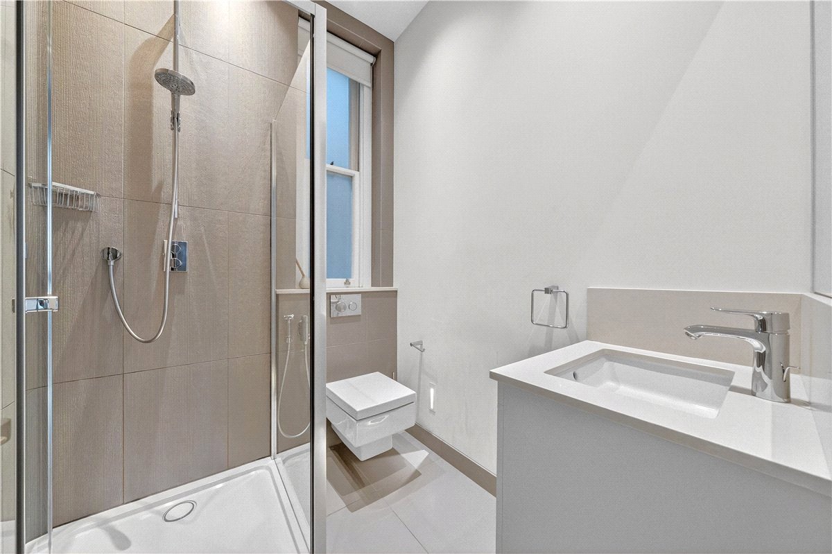 4 bedroom Flat, Wynnstay Gardens, Kensington, W8 - Available, Image 5