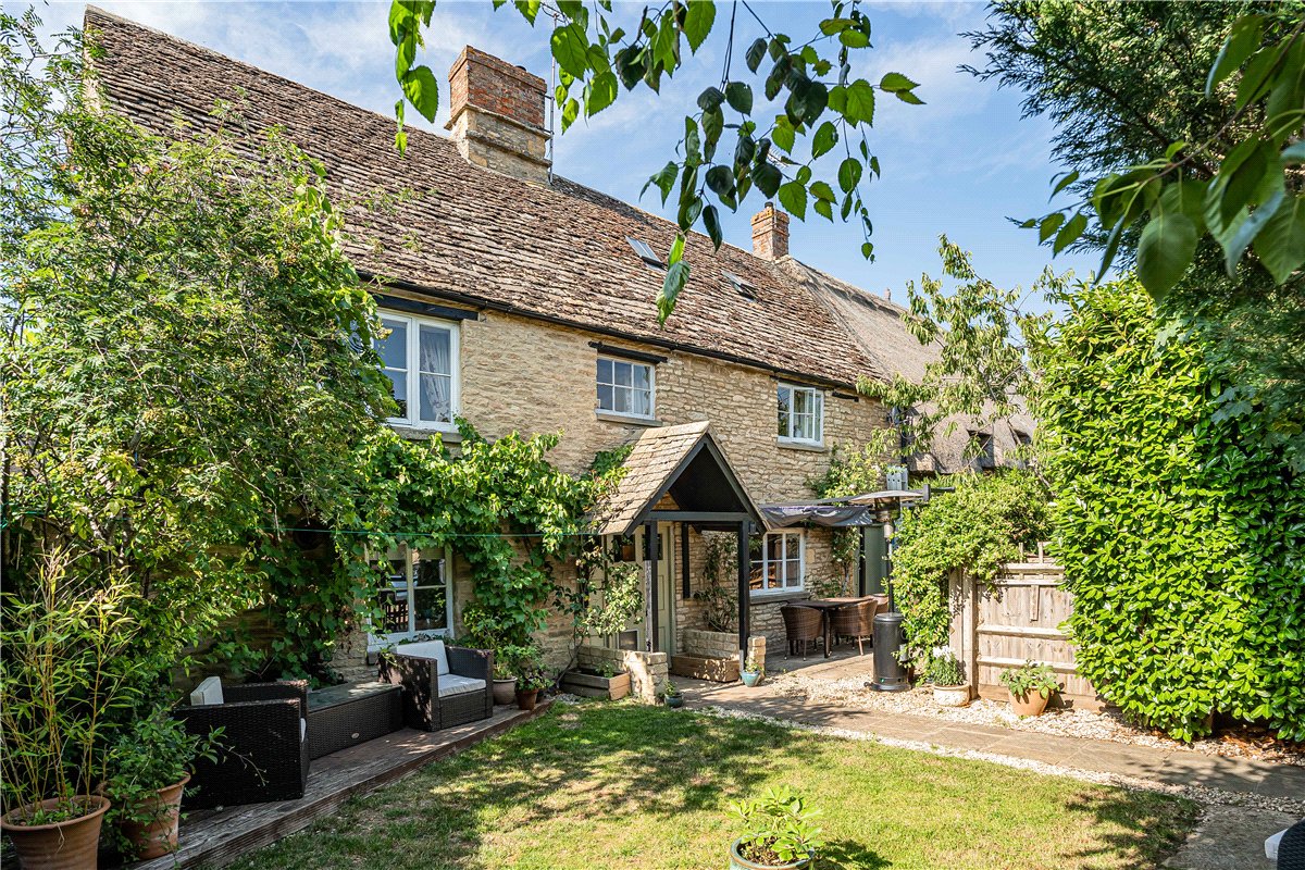4 bedroom Cottage, Bridge Street, Bampton, OX18 - Available
