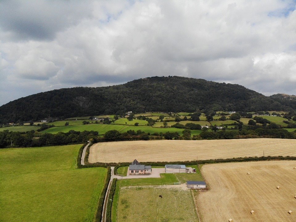 4 bedroom House, Trewern, Welshpool, SY21 - Available, Image 1