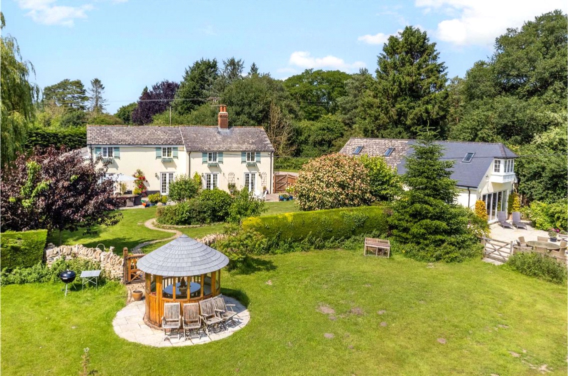 4 bedroom House, Pall Mall, Burbage, SN8 - Available