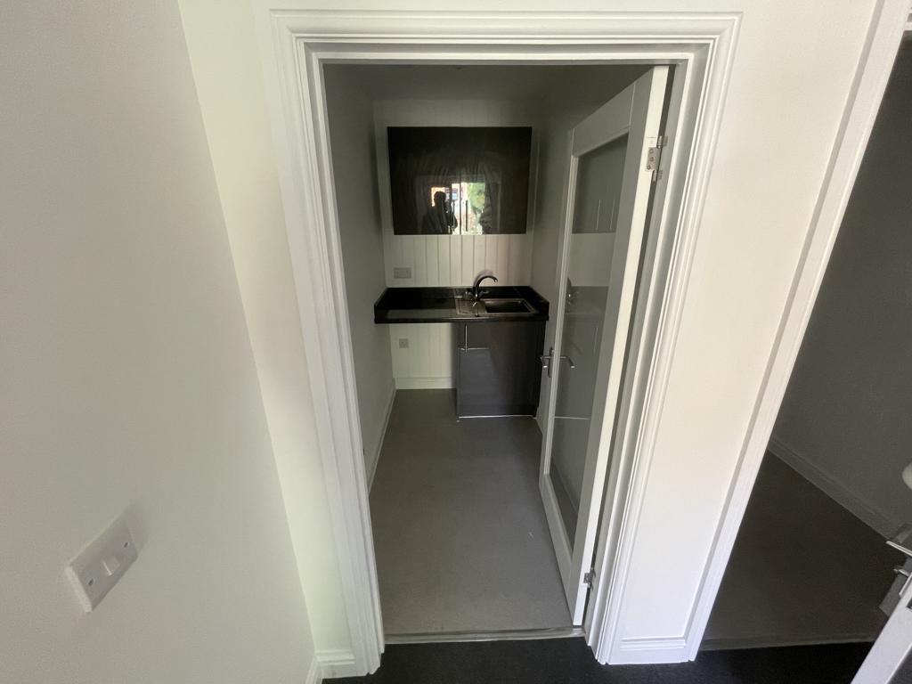 580 Sq Ft, Little Baldon Farm, Oxford, OX44 - Available, Image 3