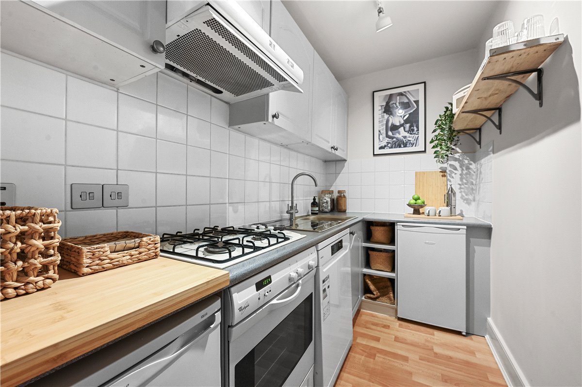 2 bedroom Flat, Nottingham Place, Marylebone, W1U - Available, Image 1