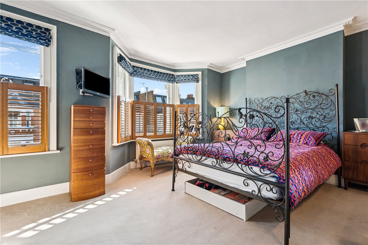 6 bedroom House, Queensmill Road, London, SW6 - Available, Image 6