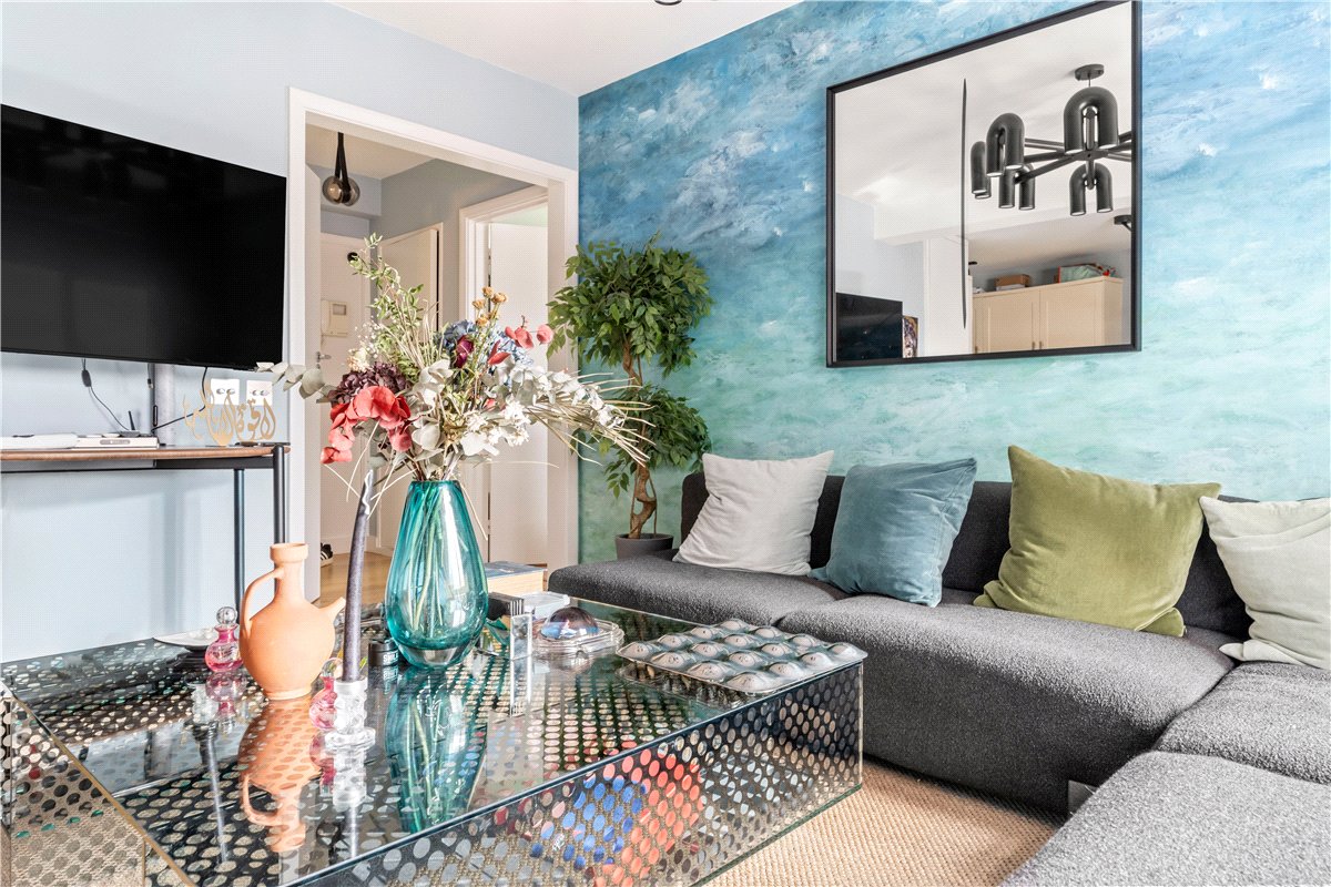 1 bedroom Flat, Hereford House, 11 Ovington Gardens, SW3 - Available, Image 6