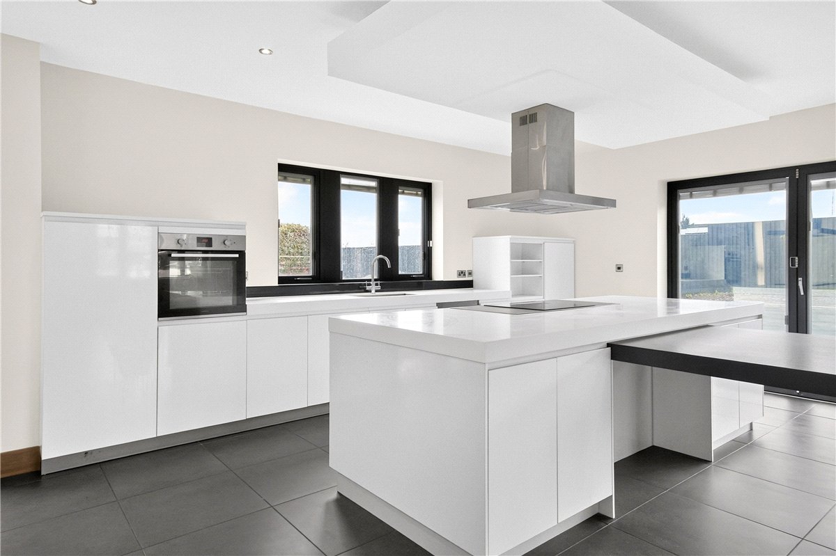 4 bedroom House, Warmfield Lane, Warmfield, WF1 - Available, Image 3