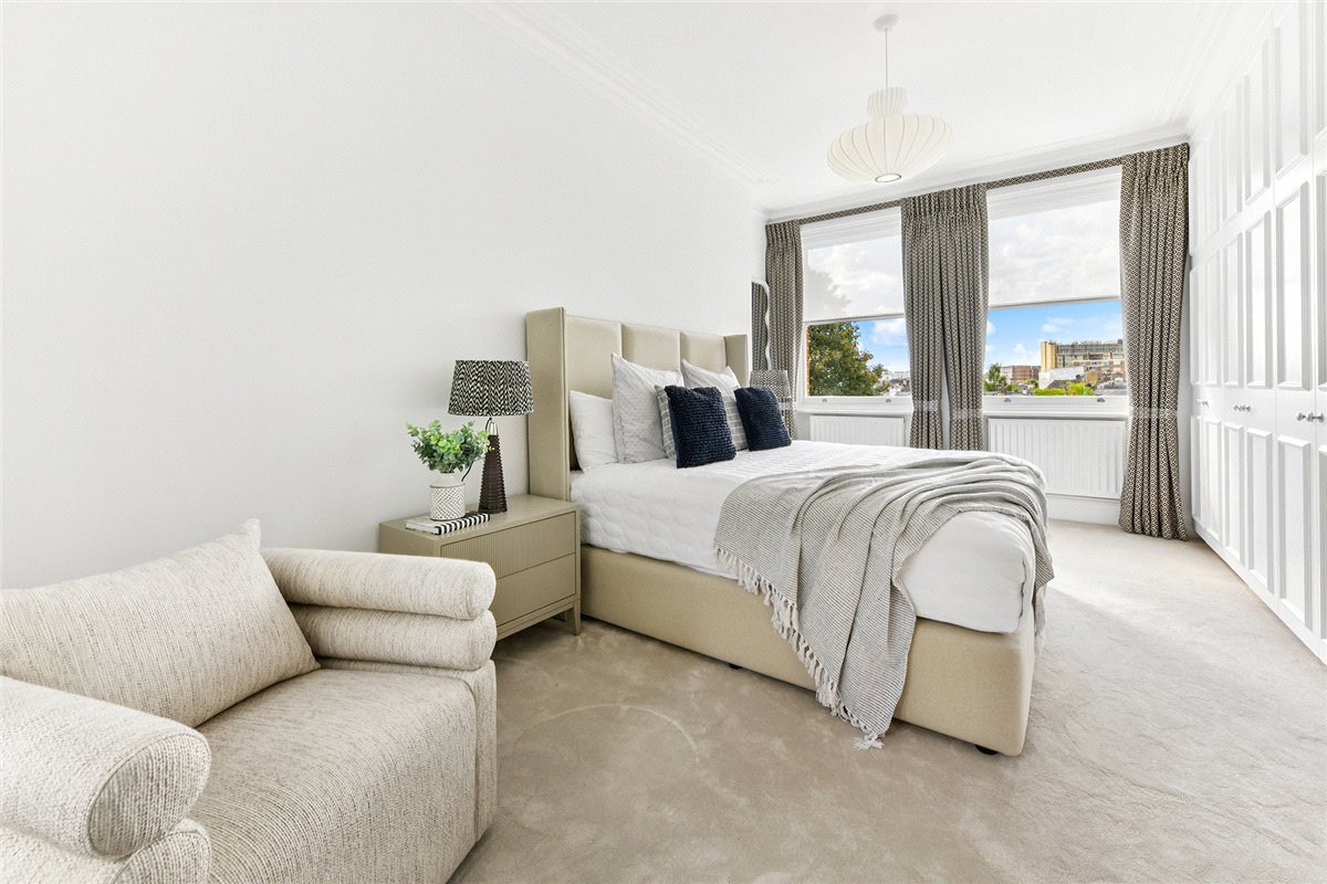 4 bedroom Flat, St Georges Court, Gloucester Road, SW7 - Available, Image 5