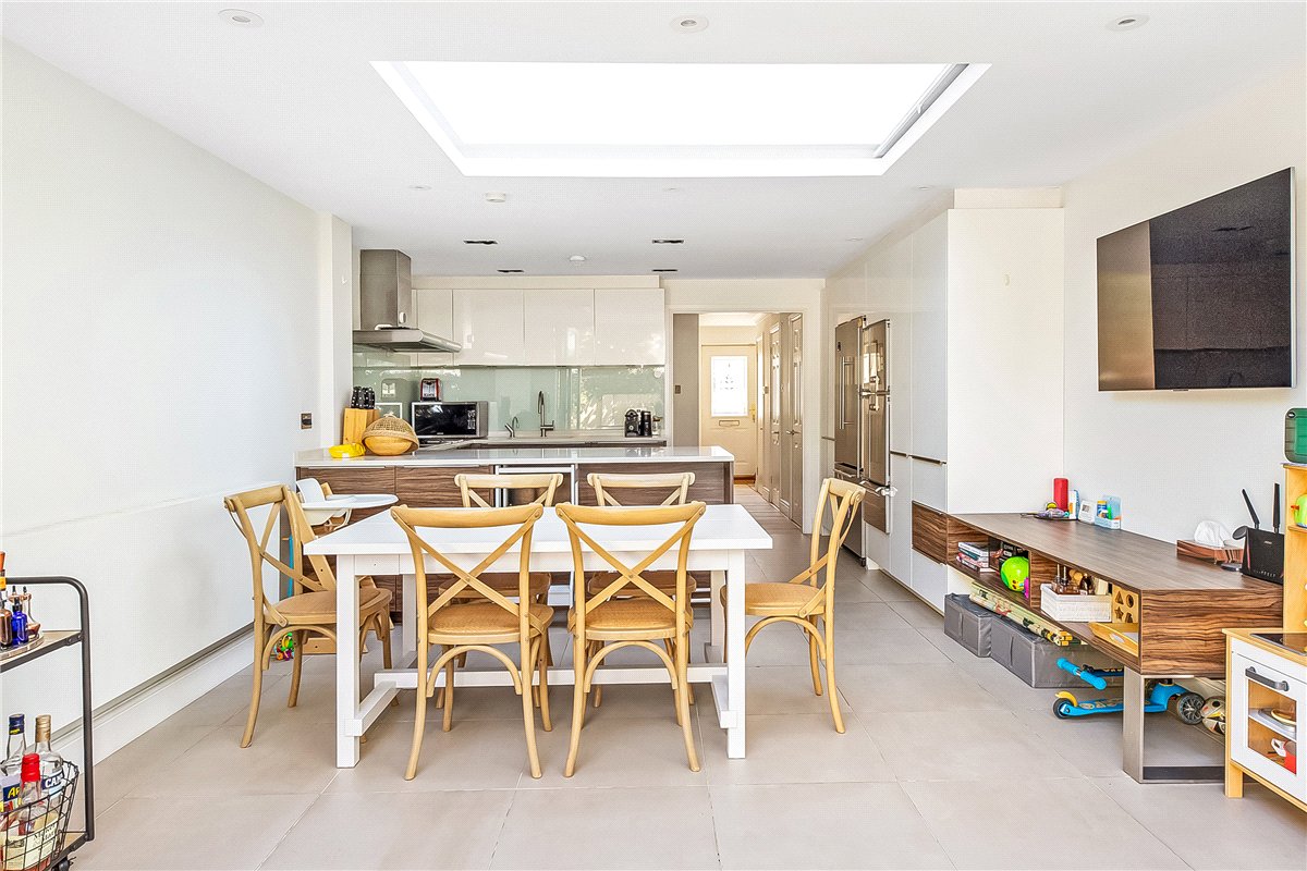 3 bedroom House, Bevin Square, London, SW17 - Available, Image 1