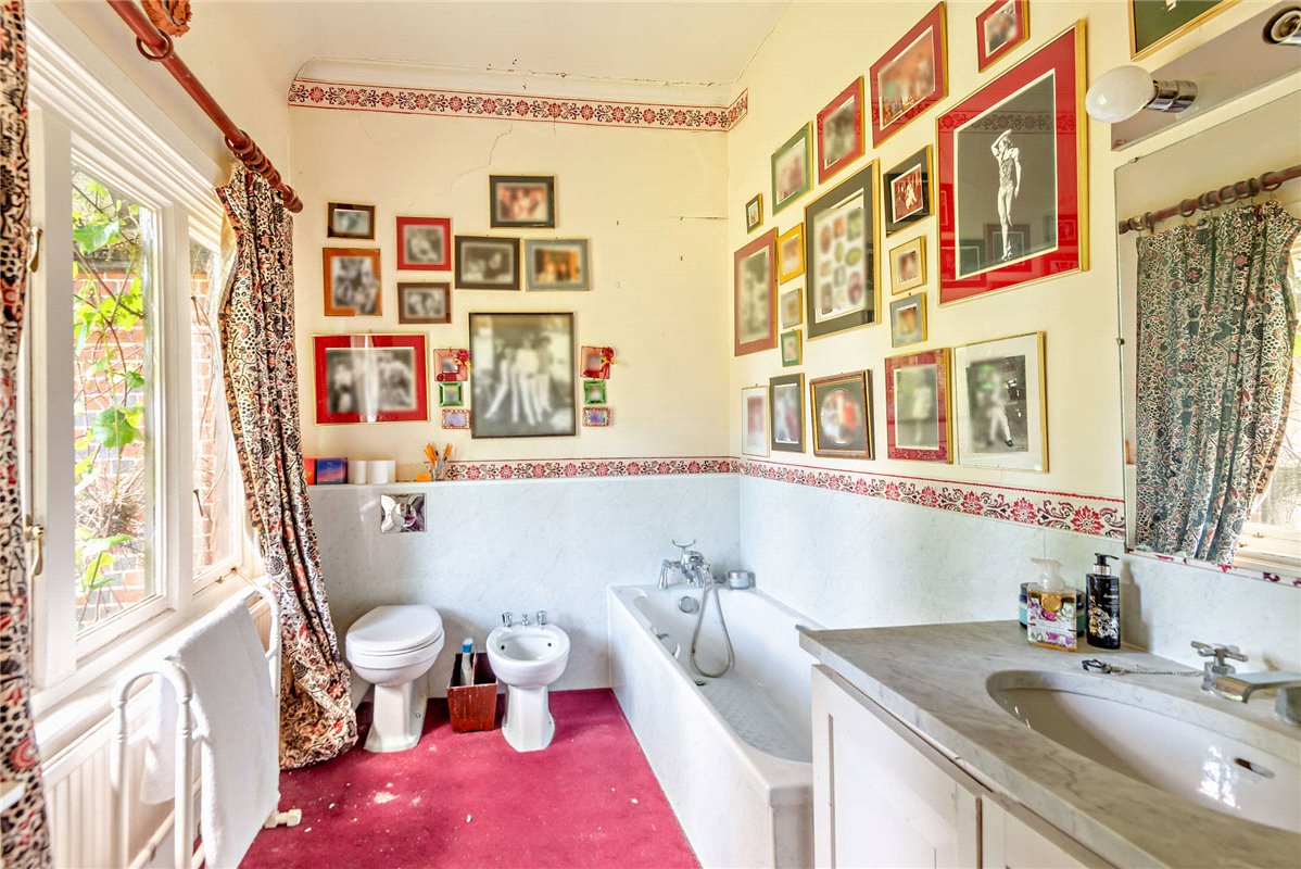 5.5 Sq Ft Country Estate, Priest Hill, Old Windsor, SL4 - Available, Image 14