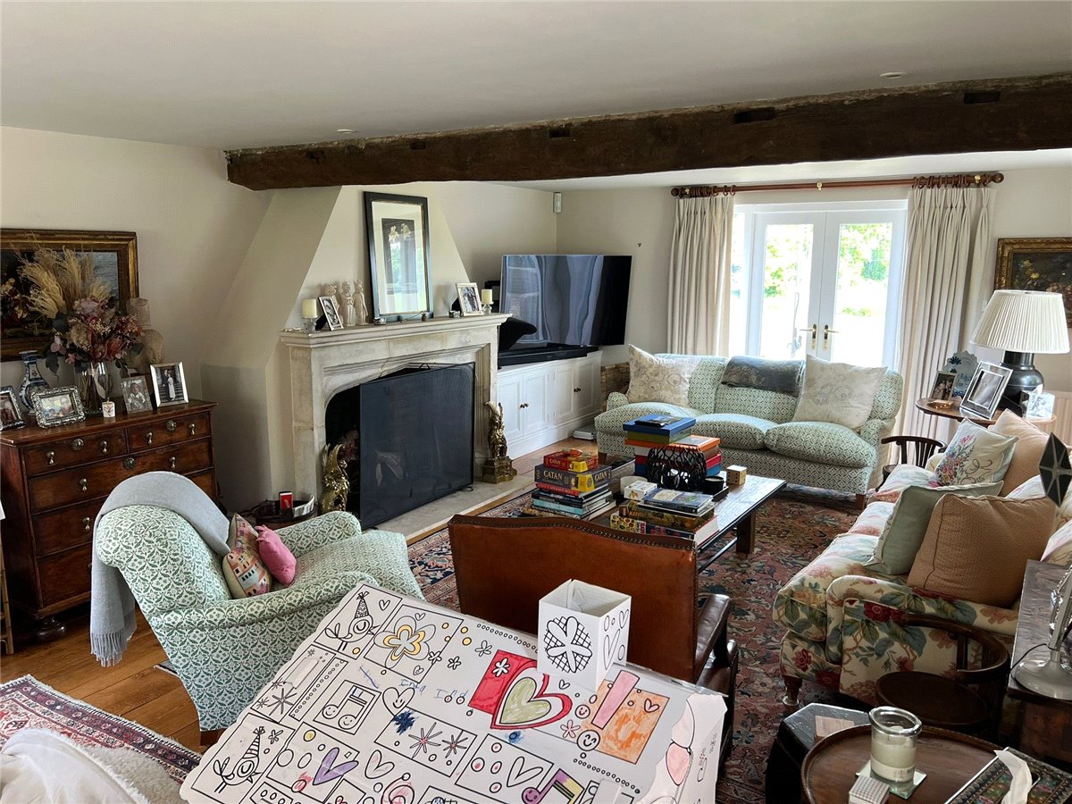 6 bedroom House, Lambourn Woodlands, Hungerford, RG17 - , Image 3