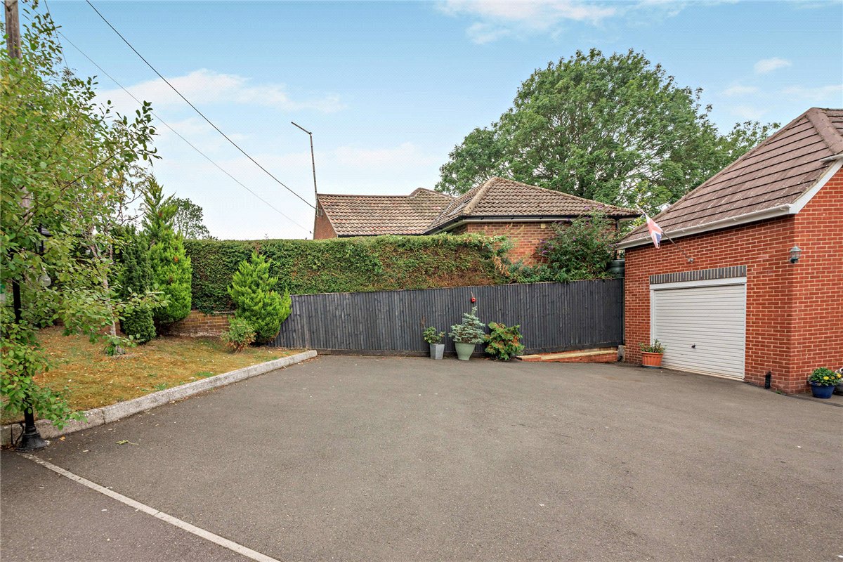4 bedroom House, Edwards Hill, Lambourn, RG17 - Available, Image 18