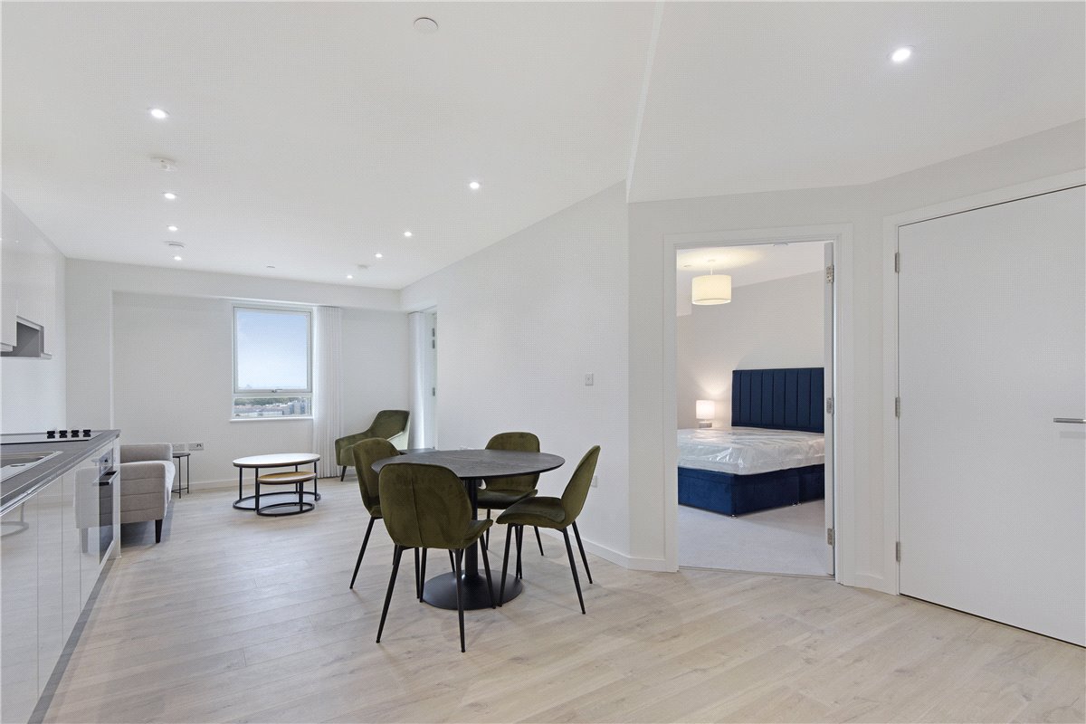 1 bedroom Flat, Heartwell Avenue, London, E16 - 