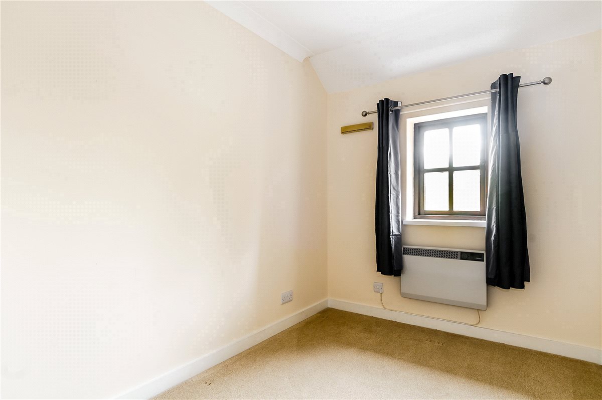 2 bedroom Flat, Old Ford Court, High Street, SN9 - Let Agreed, Image 4