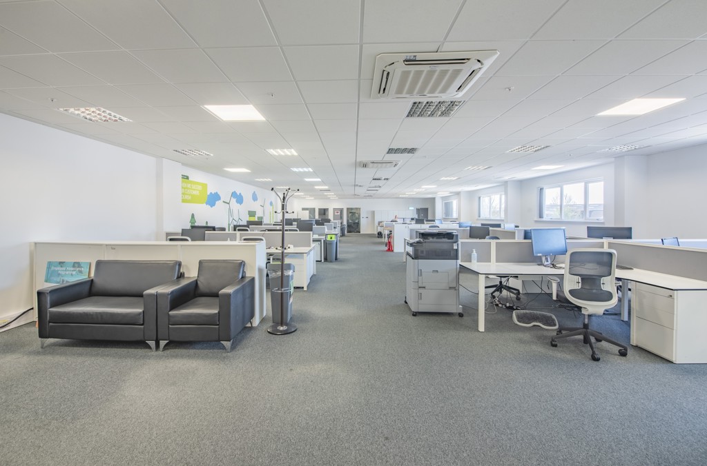 37700 Sq Ft, Canalside Langford Locks, Kidlington, OX5 - Available, Image 2