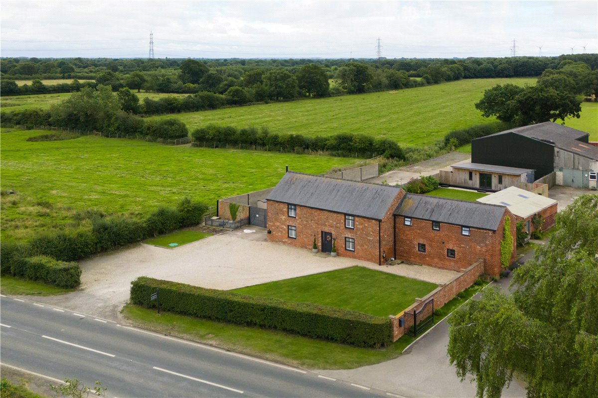 4 bedroom House, Main Road, Harlthorpe, YO8 - Sold
