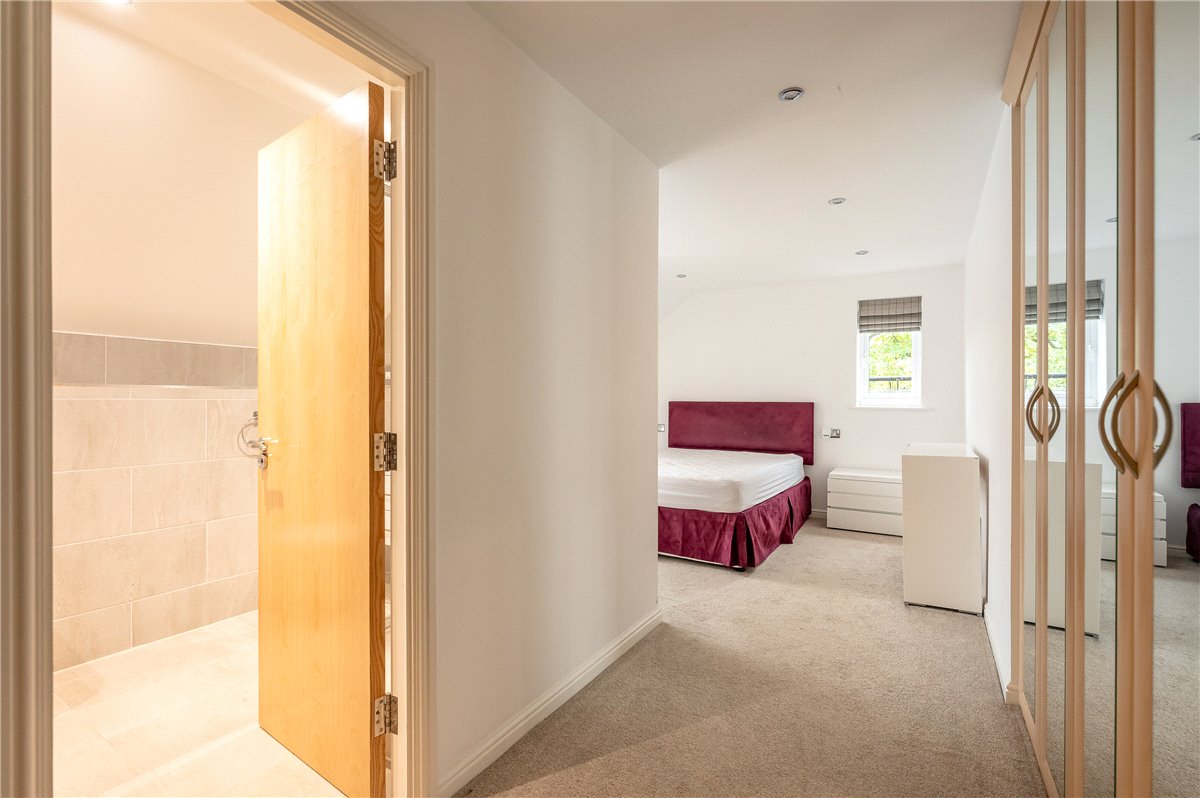 3 bedroom Flat, The Avenue, York, YO30 - , Image 12