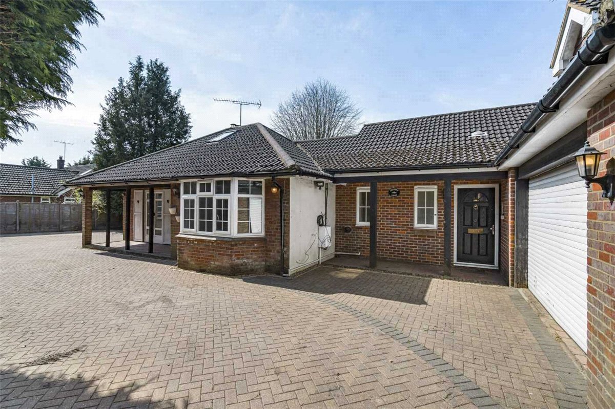 4 bedroom Bungalow, London Road, Wendover, HP22 - Let Agreed