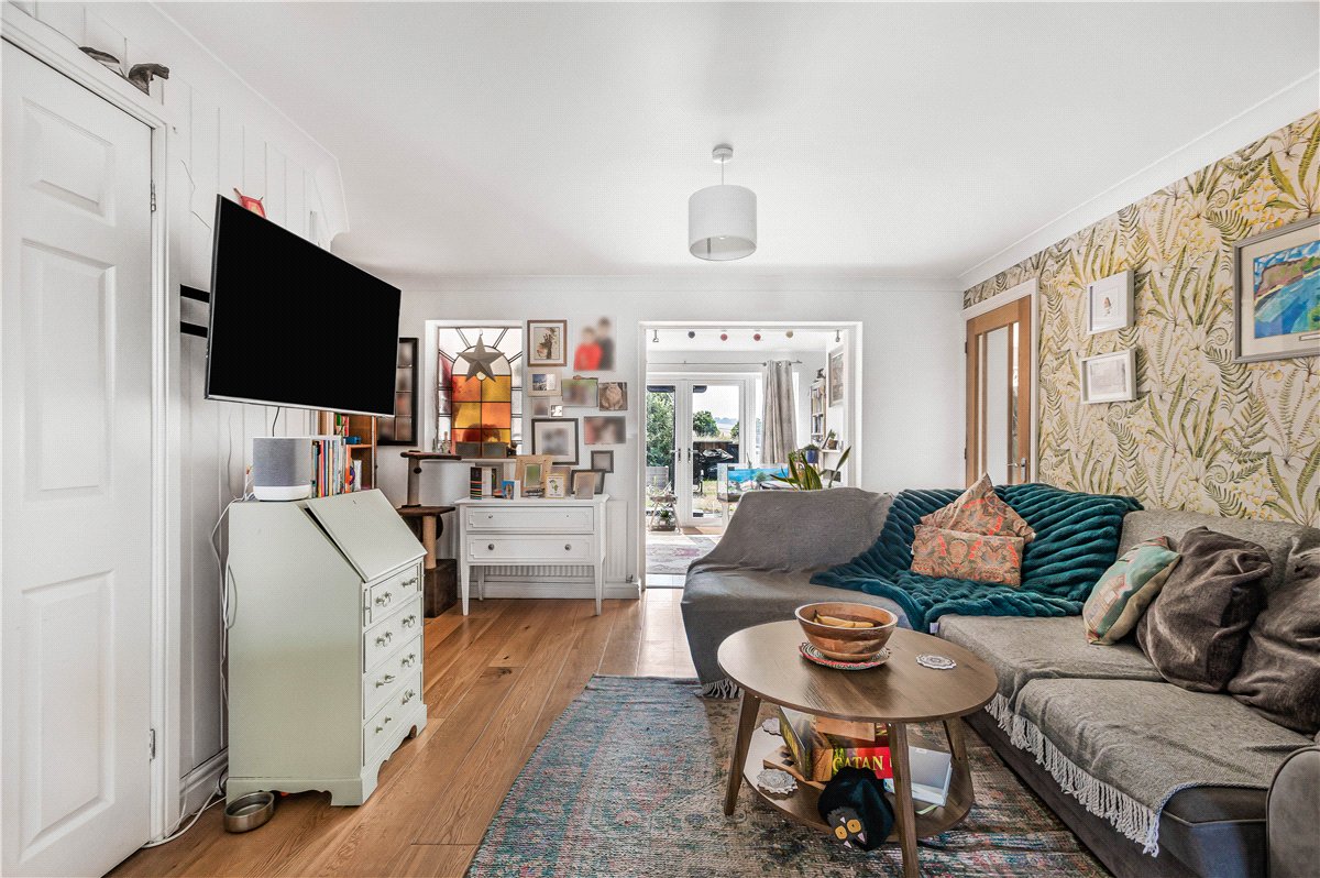 3 bedroom House, Whitley Road, Aldbourne, SN8 - Available, Image 2